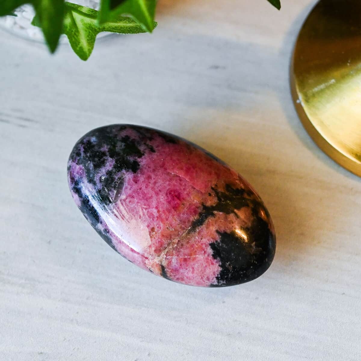 Rhodonite Palm Stone -M 580ctw image number 1