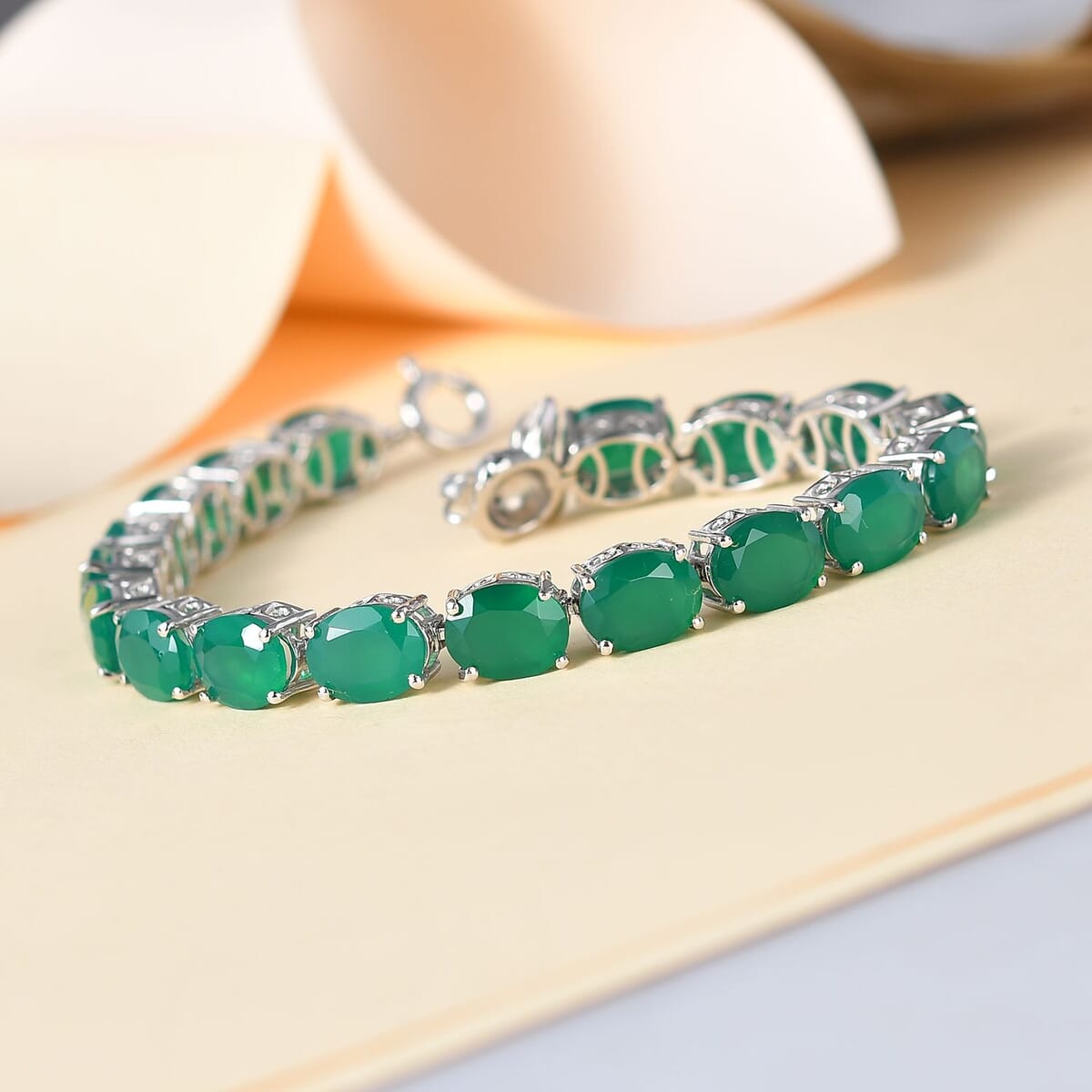 Verde Onyx and Thai Black Spinel 35.25 ctw Fox Bracelet in Rhodium Over Sterling Silver (8.00 In) image number 1