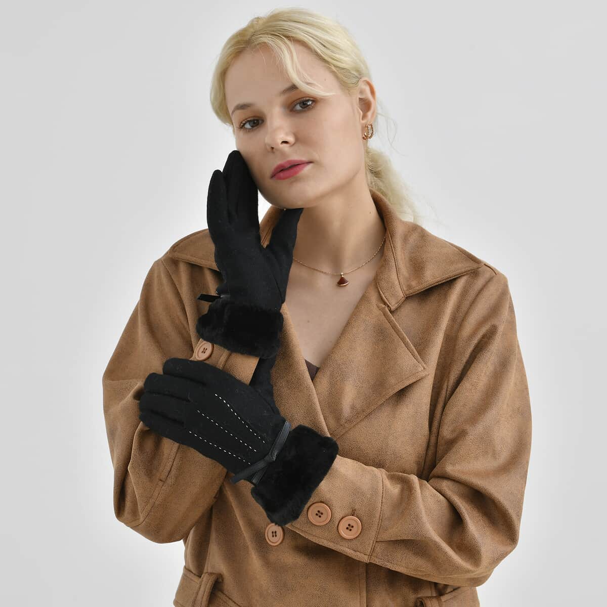 Black 70% Wool and 30% Polyster Winter Gloves with Faux Fur and Touch Screen Function image number 1