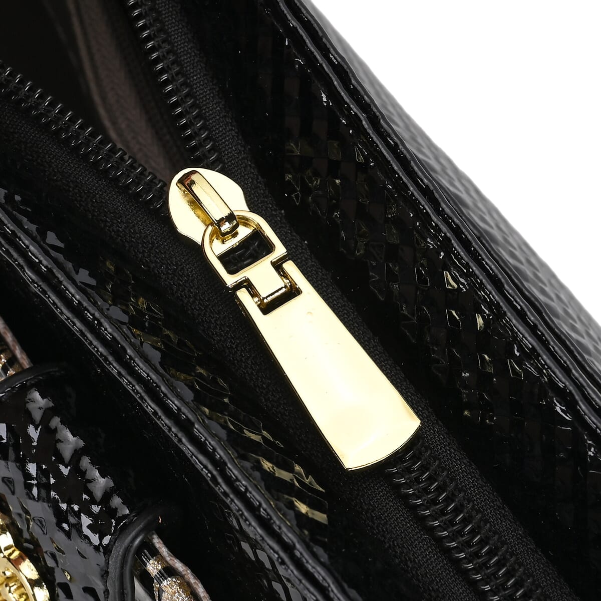 Black Rose Pattern Faux Leather Crossbody Bag with Shoulder Strap image number 5
