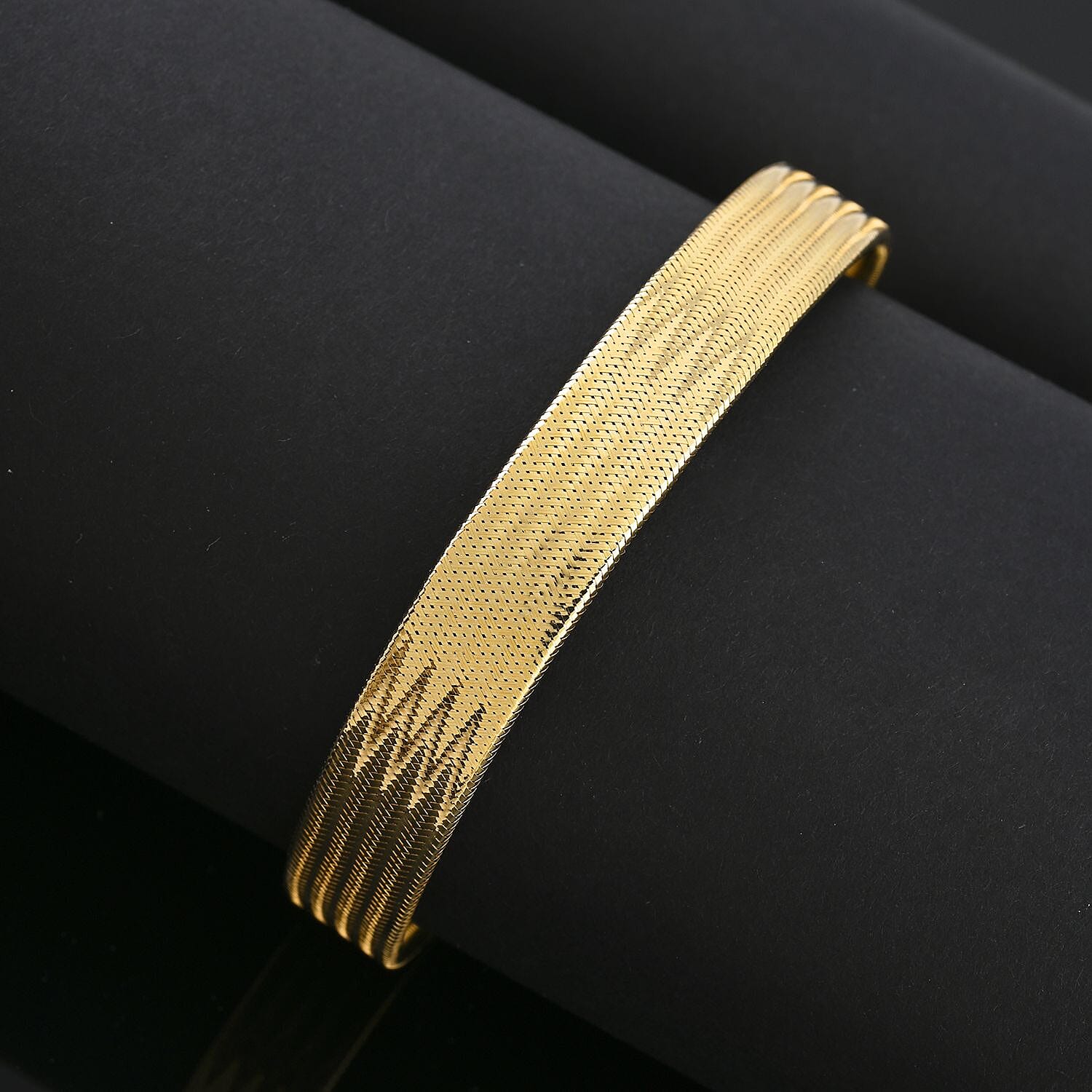 Italian 8.6mm Flat Mesh Stretch Bangle Bracelet in 10K Yellow Gold 2.23 Grams