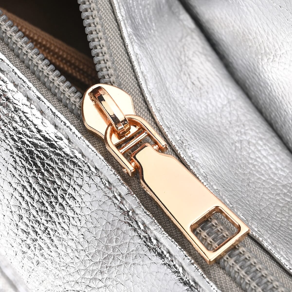 Silver Fashionable Spacious Crystal Tote Bag image number 4
