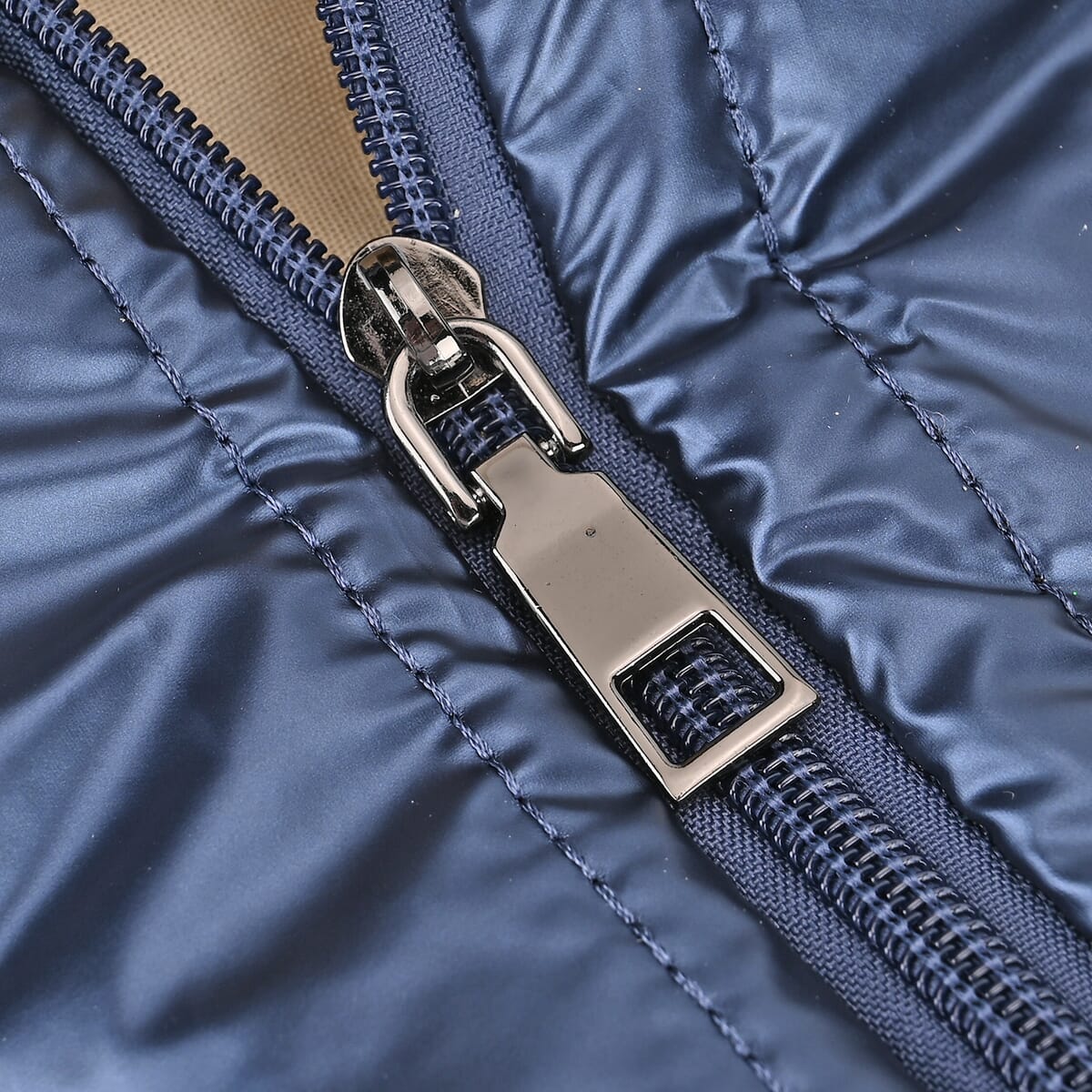Deep Blue Puffer Quilted Tote Bag with Handle Drop image number 5