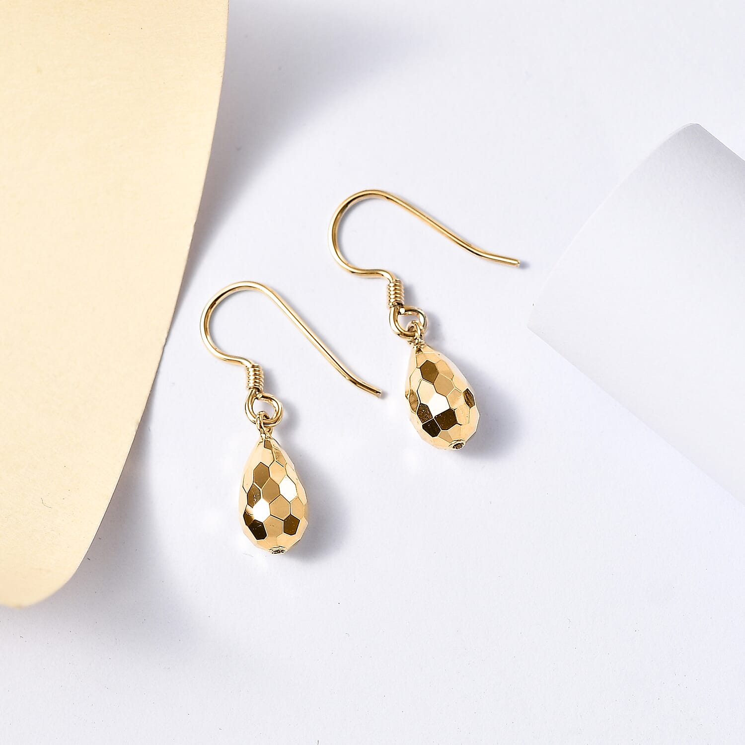 Lever Back Earrings in 10K Yellow Gold 2.30 Grams