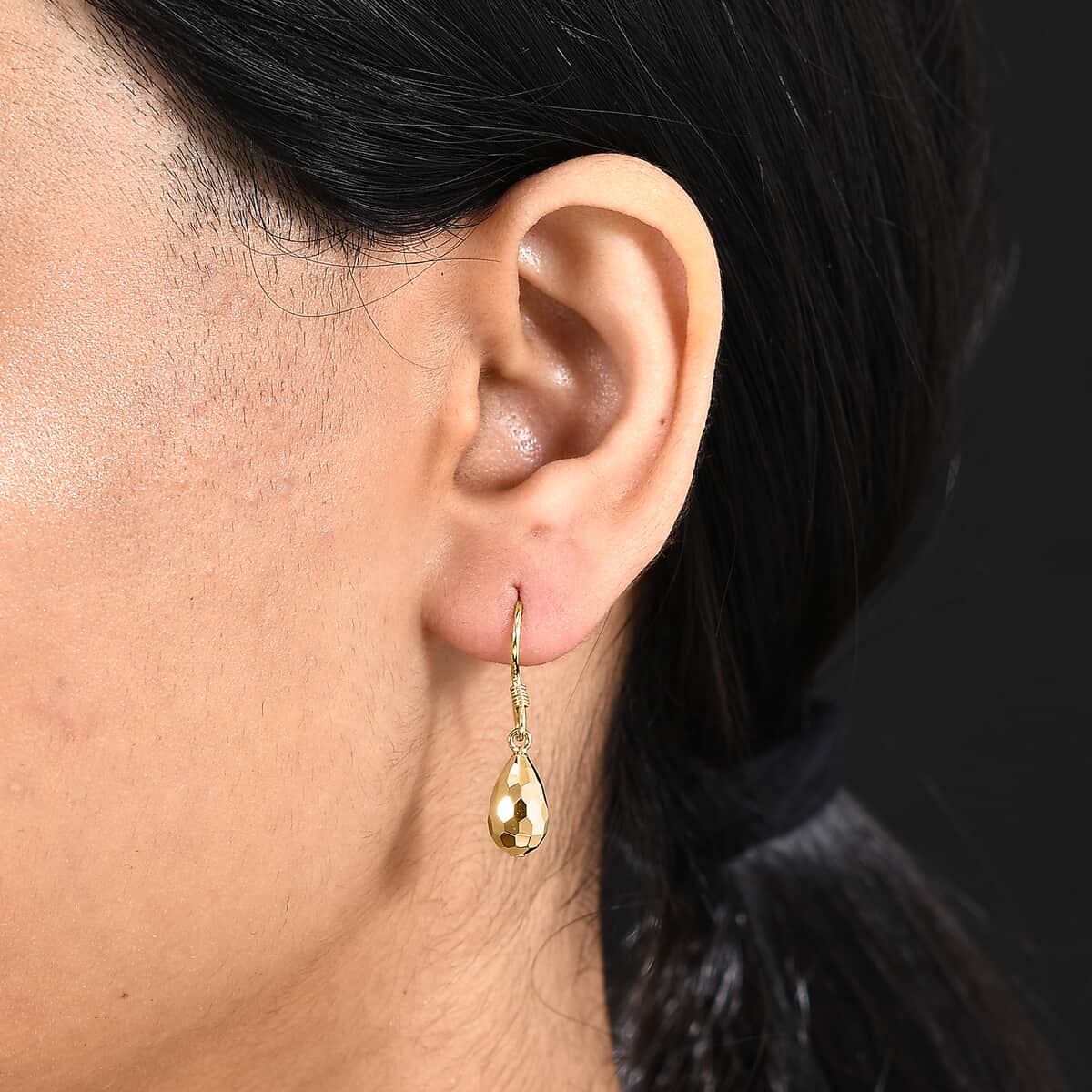 Lever Back Earrings in 10K Yellow Gold 2.0 Grams image number 2