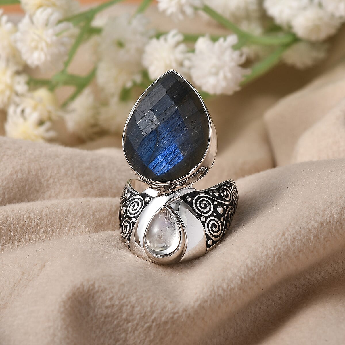 Sajen Silver Premium Malagasy Labradorite and Rainbow Moonstone 15.85 ctw Ring in Rhodium Over Sterling Silver (Size 7.0) image number 1