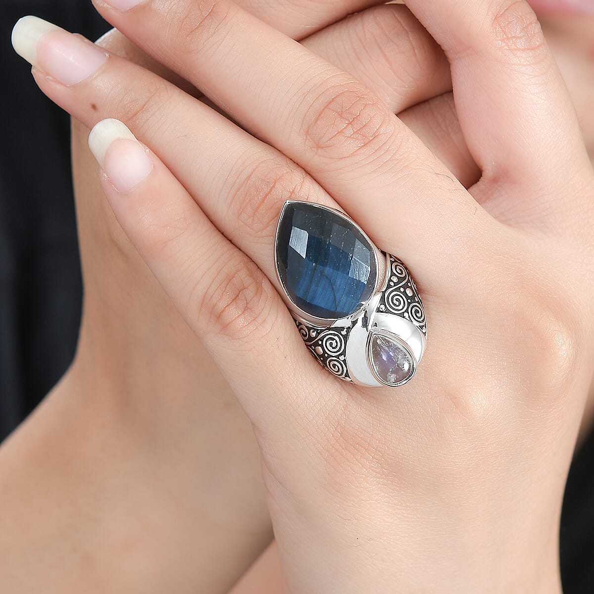 Sajen Silver Premium Malagasy Labradorite and Rainbow Moonstone 15.85 ctw Ring in Rhodium Over Sterling Silver (Size 7.0) image number 2