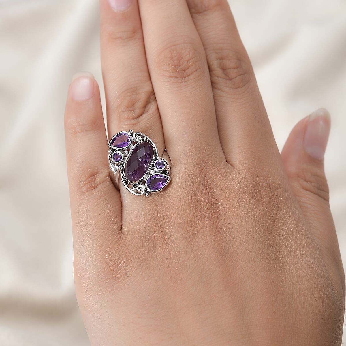 Sajen Silver African Amethyst 4.25 ctw Ring in Rhodium Over Sterling Silver (Size 6.0) image number 2