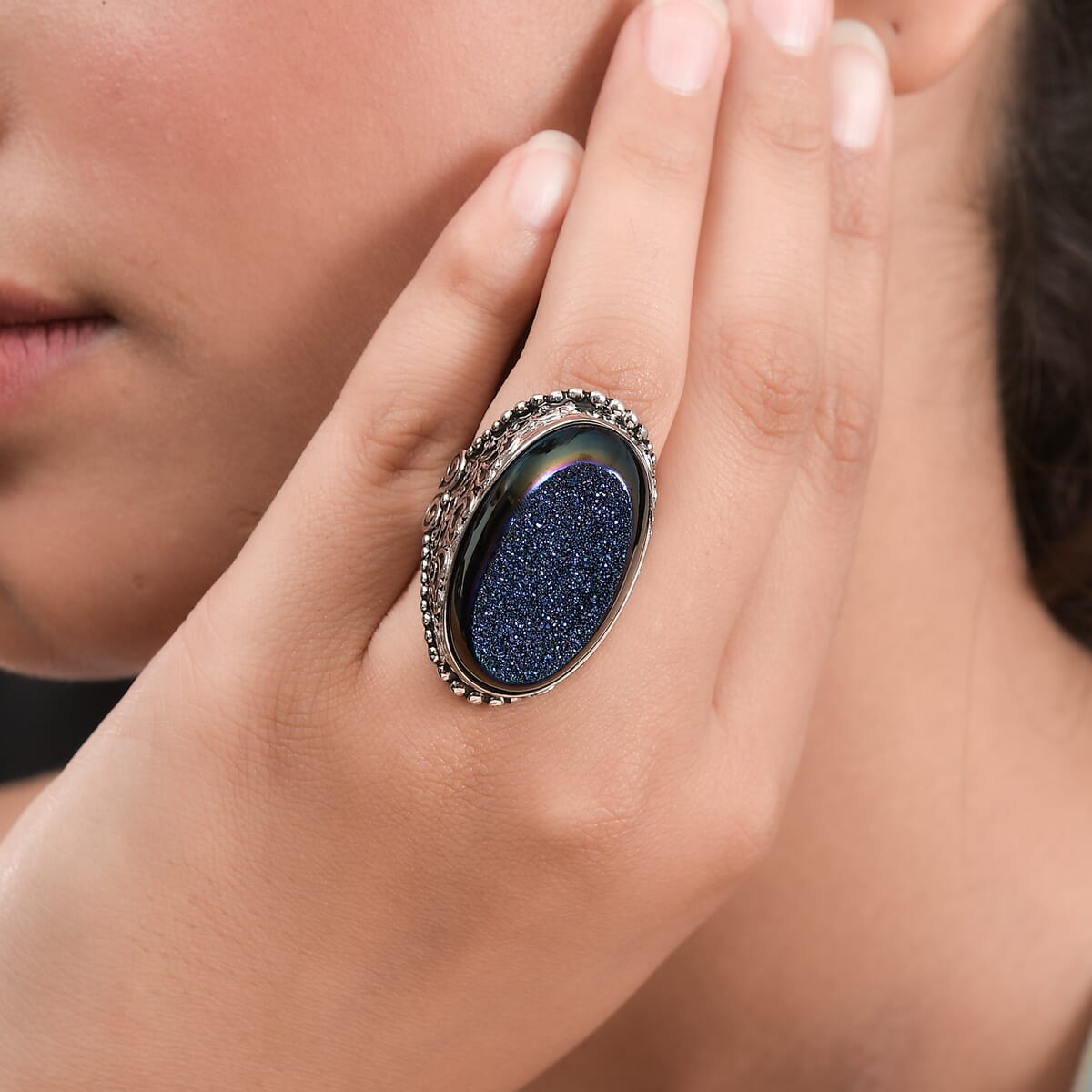 Sajen Silver Blue Window Drusy Quartz 33.50 ctw Ring in Rhodium Sterling Silver (Size 7.0) image number 2