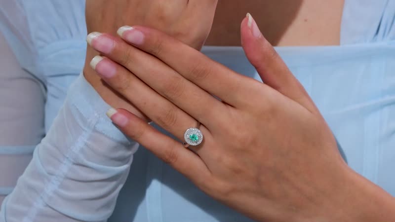 AAA Boyaca Colombian Emerald, Diamond (0.30 cts) Verdant Halo Ring in Rhodium Over Sterling Silver (Size 10.0) 0.60 ctw