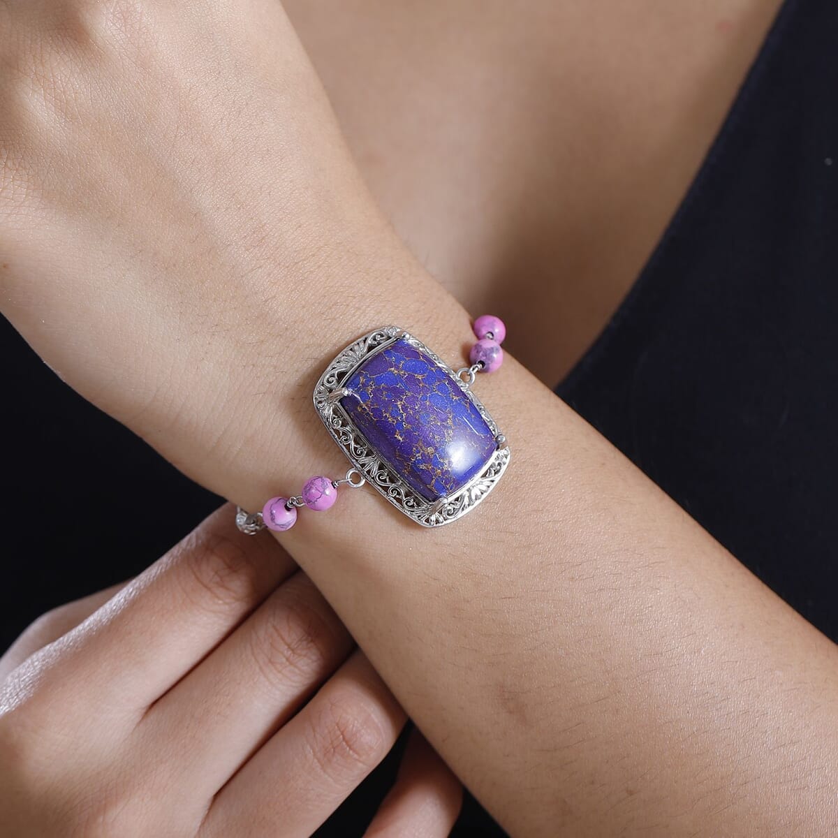 Mojave Purple Turquoise 44.50 ctw Toggle Clasp Bracelet in Platinum Over Copper with Magnet (6.50-8.00In) image number 2