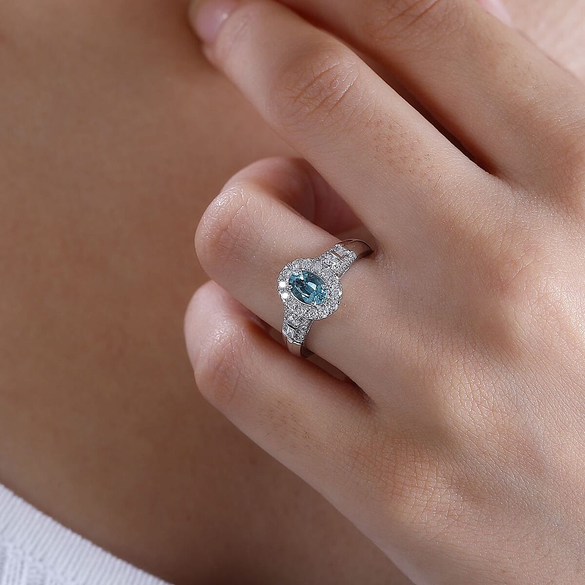 Certified & Appraised Rhapsody AAAA Pirineu Lagoon Tourmaline and E-F VS Diamond 1.15 ctw Ring in 950 Platinum (Size 9.0) 6.05 Grams image number 2