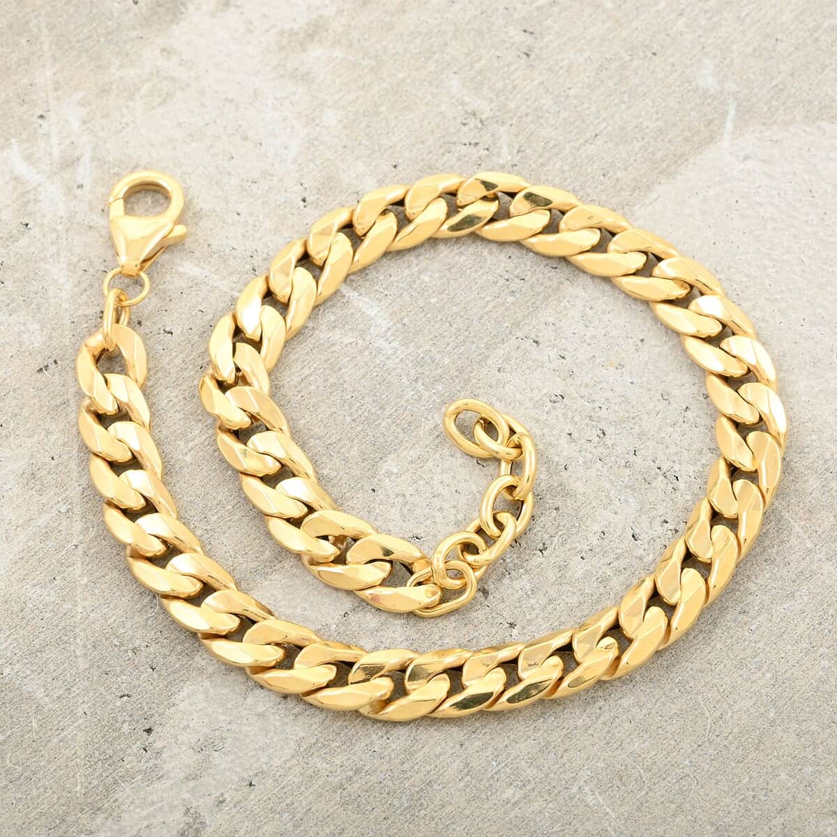 Italian Cuban Chain Bracelet in 10K Yellow Gold (7.00-8.00In) 3.34 Grams image number 1