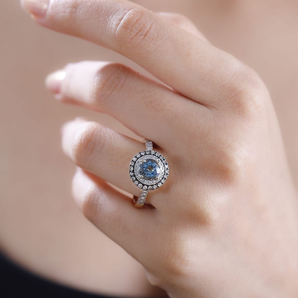 Luxoro AAA Santa Maria Aquamarine, Natural Champagne and G-H I2 Diamond 1.85 ctw Ring in 14K Yellow Gold (Size  9.0) image number 2