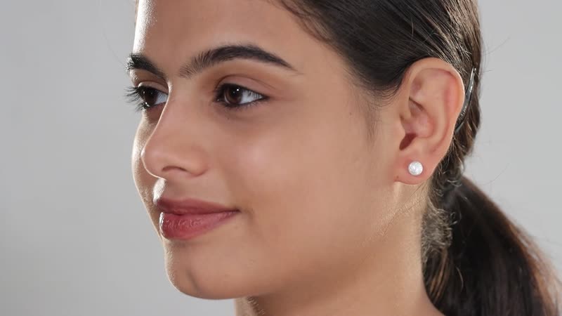 Stud Earrings in Sterling Silver