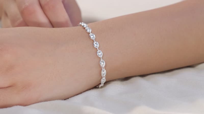 Cable Chain Bracelet in Sterling Silver (6.50-8.50In) 5.50 Grams