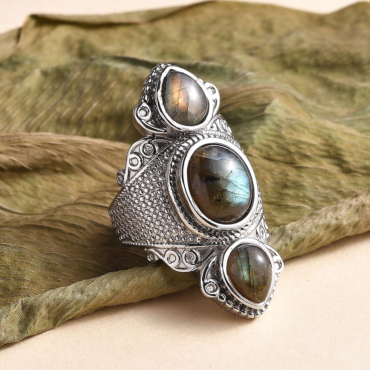 Malagasy Labradorite 10.00 ctw 3 Stone Ring in Stainless Steel (Size 6.0)  image number 1