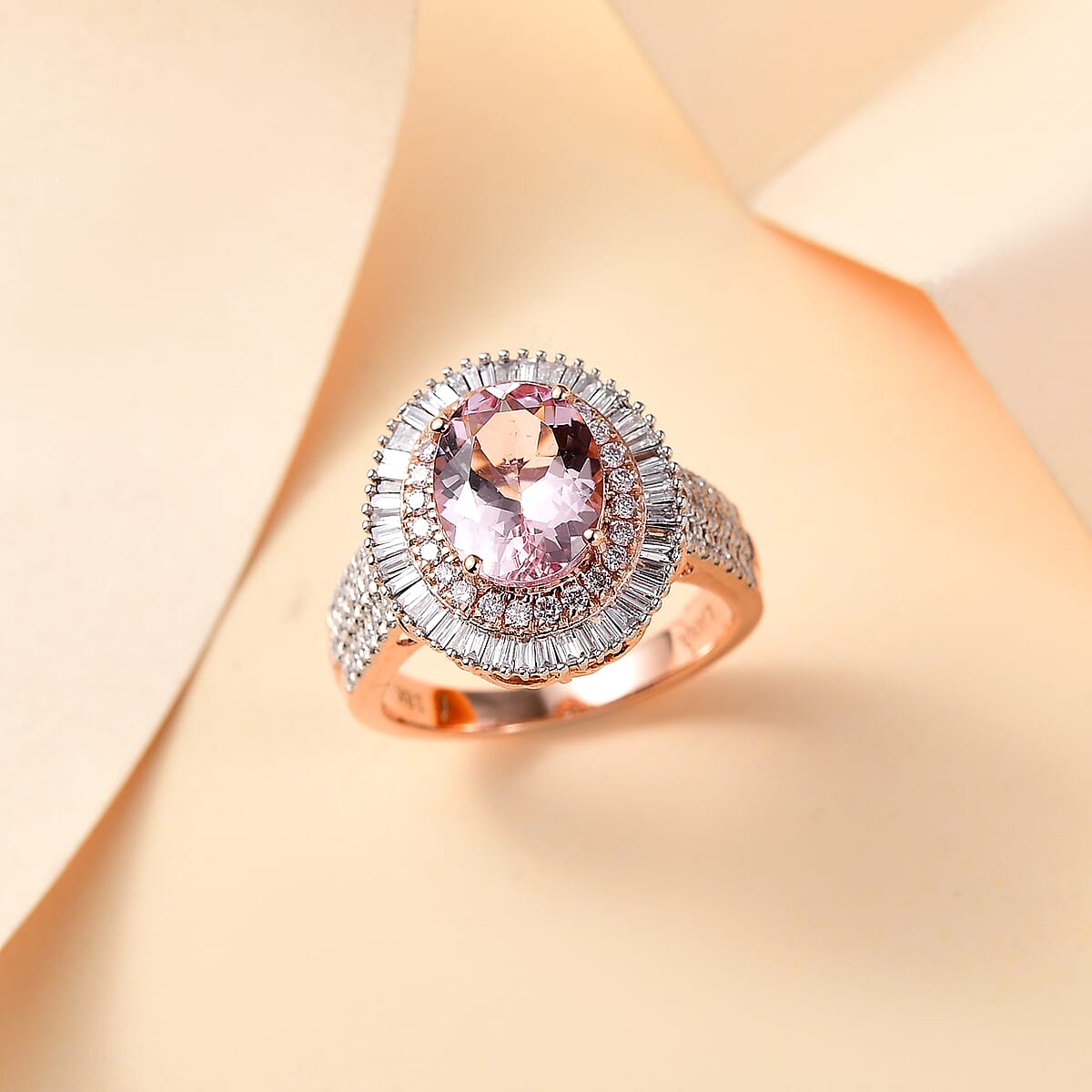 Certified & Appraised Iliana AAA Pink Morganite, SI Natural Pink and White Diamond 2.67 ctw Ring in 18K Rose Gold (Size 9.0) 6.20 Grams image number 1