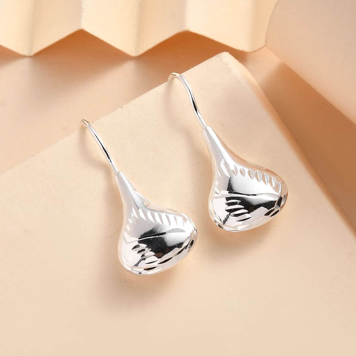 Organic Shape Teardrop Earrings in Sterling Silver 2.50 Grams image number 1