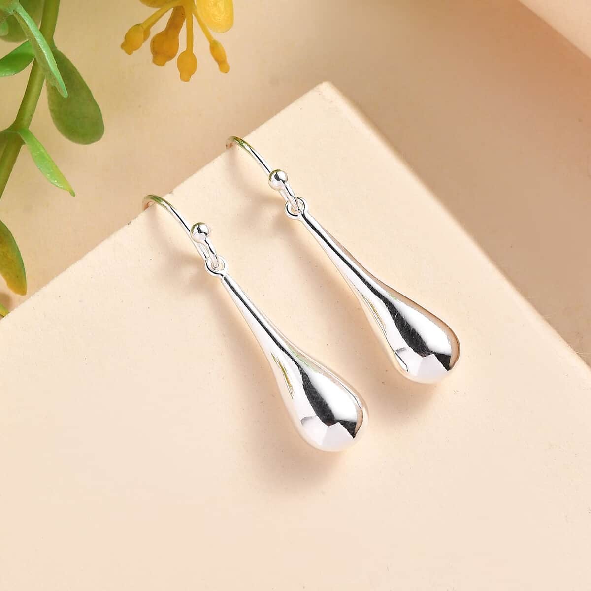 Water Drop Earrings in Sterling Silver 1.95 Grams image number 1