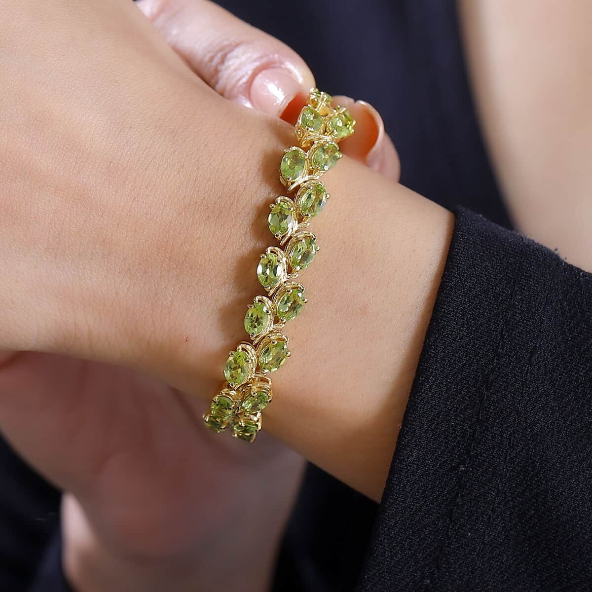 Hebei Peridot 17.75 ctw Tree Vines Bracelet in 18K Vermeil Yellow Gold Over Sterling Silver (7.25 In) image number 2