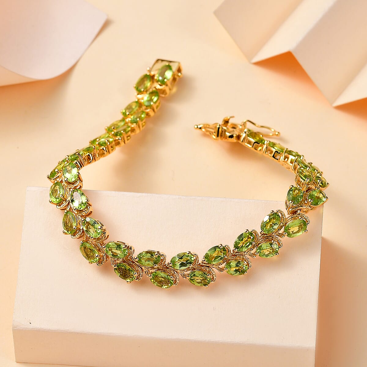 Hebei Peridot 16.00 ctw Tree Vines Bracelet in 18K Vermeil Yellow Gold Over Sterling Silver (6.50 In) image number 1