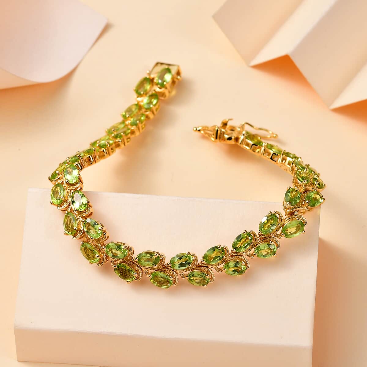 Hebei Peridot 19.50 ctw Tree Vines Bracelet in 18K Vermeil Yellow Gold Over Sterling Silver (8.00 In) image number 1