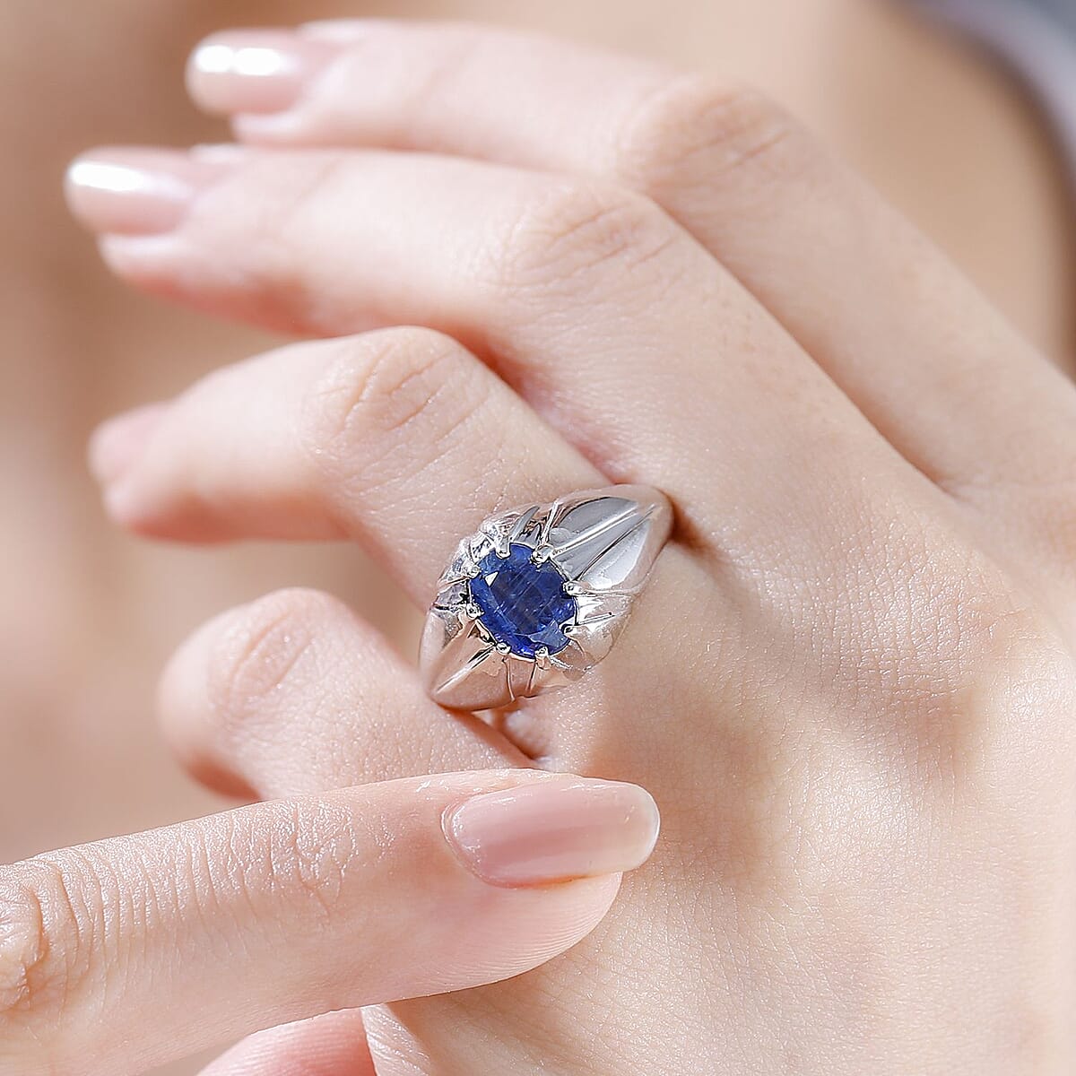 Kashmir Kyanite 2.50 ctw Star Men's Ring in Rhodium Over Sterling Silver (Size 9.0) image number 2