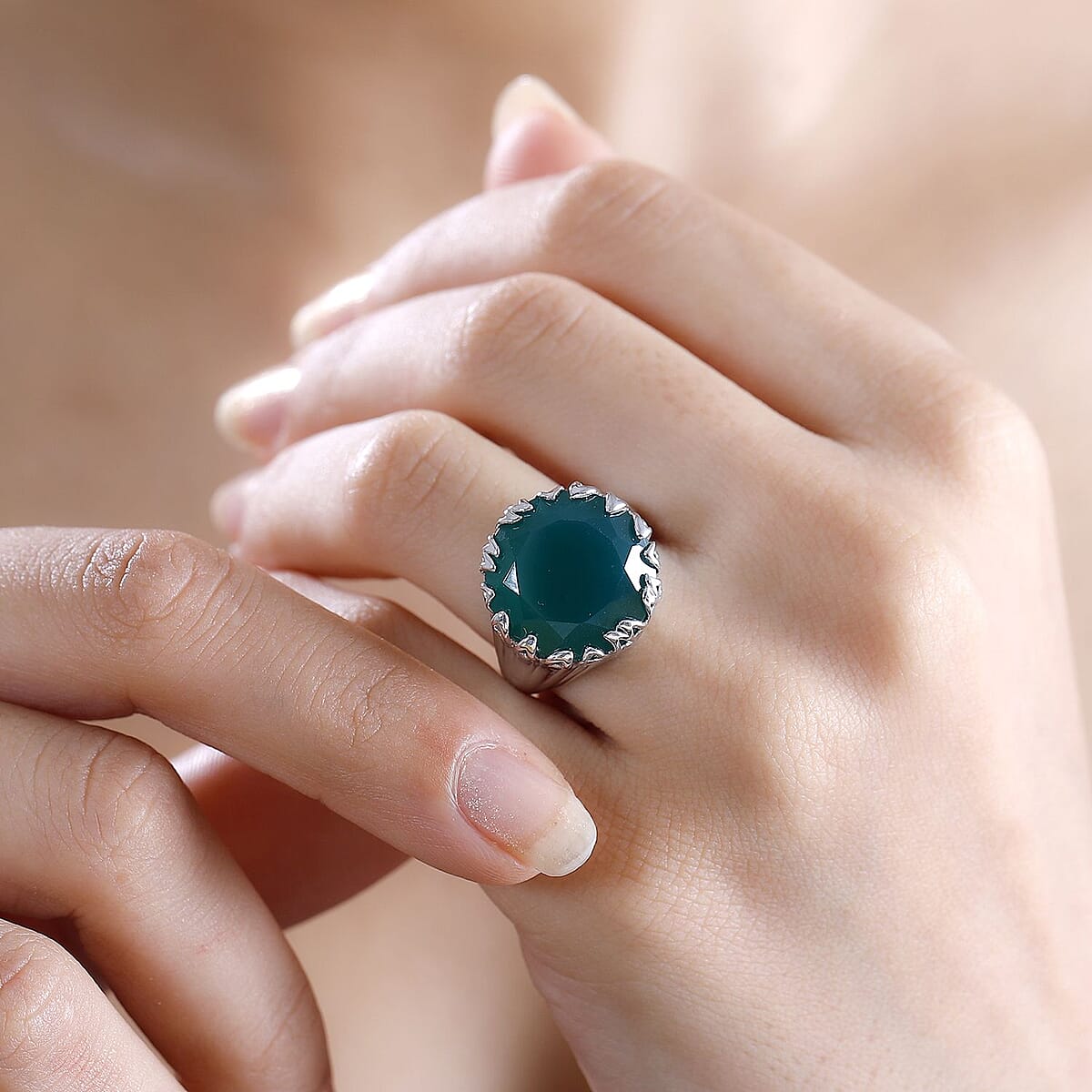 Verde Onyx 11.00 ctw Bark of Tree Ring in Rhodium Over Sterling Silver (Size 9.0) image number 2