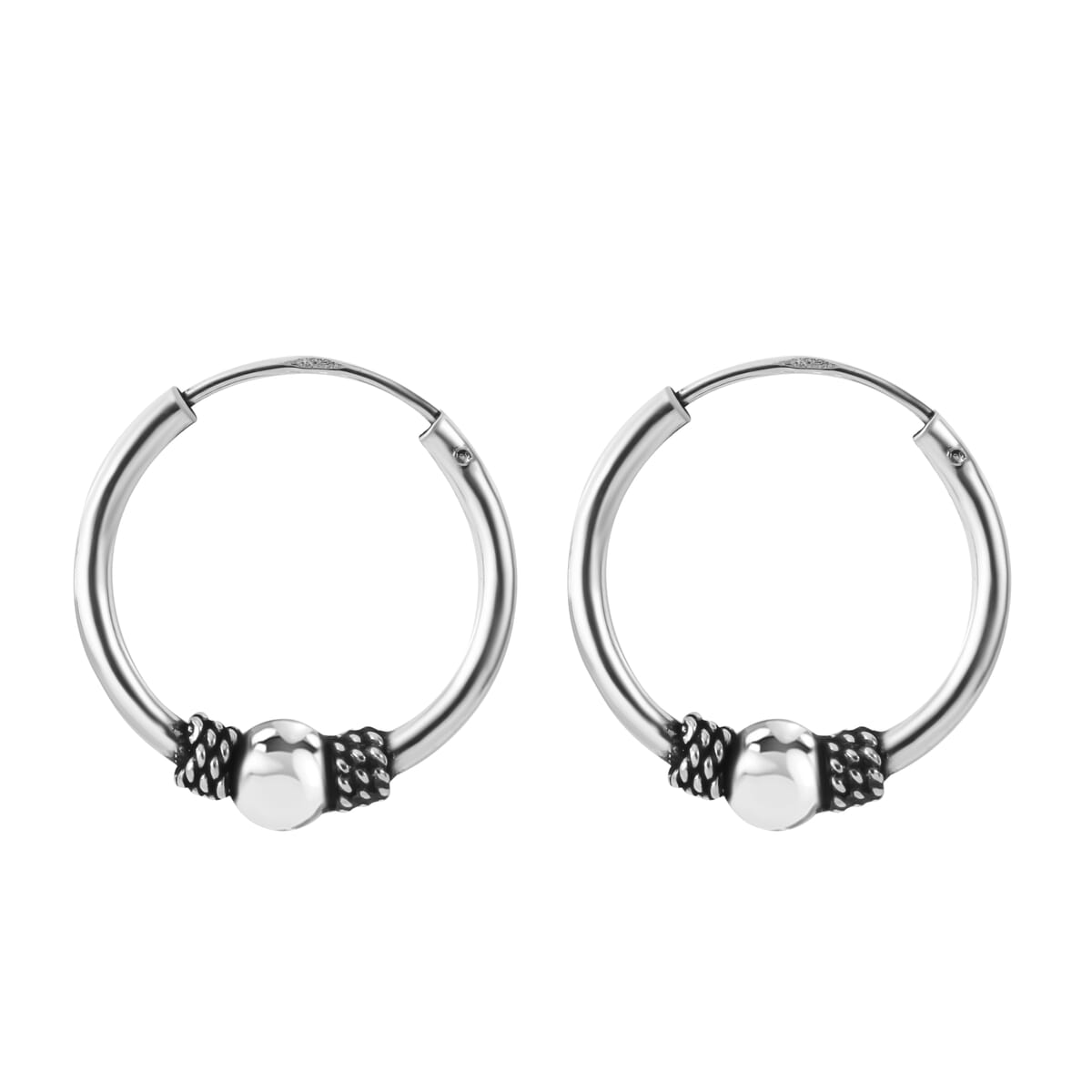 Hoop Earrings in Sterling Silver 1.30 Grams image number 3