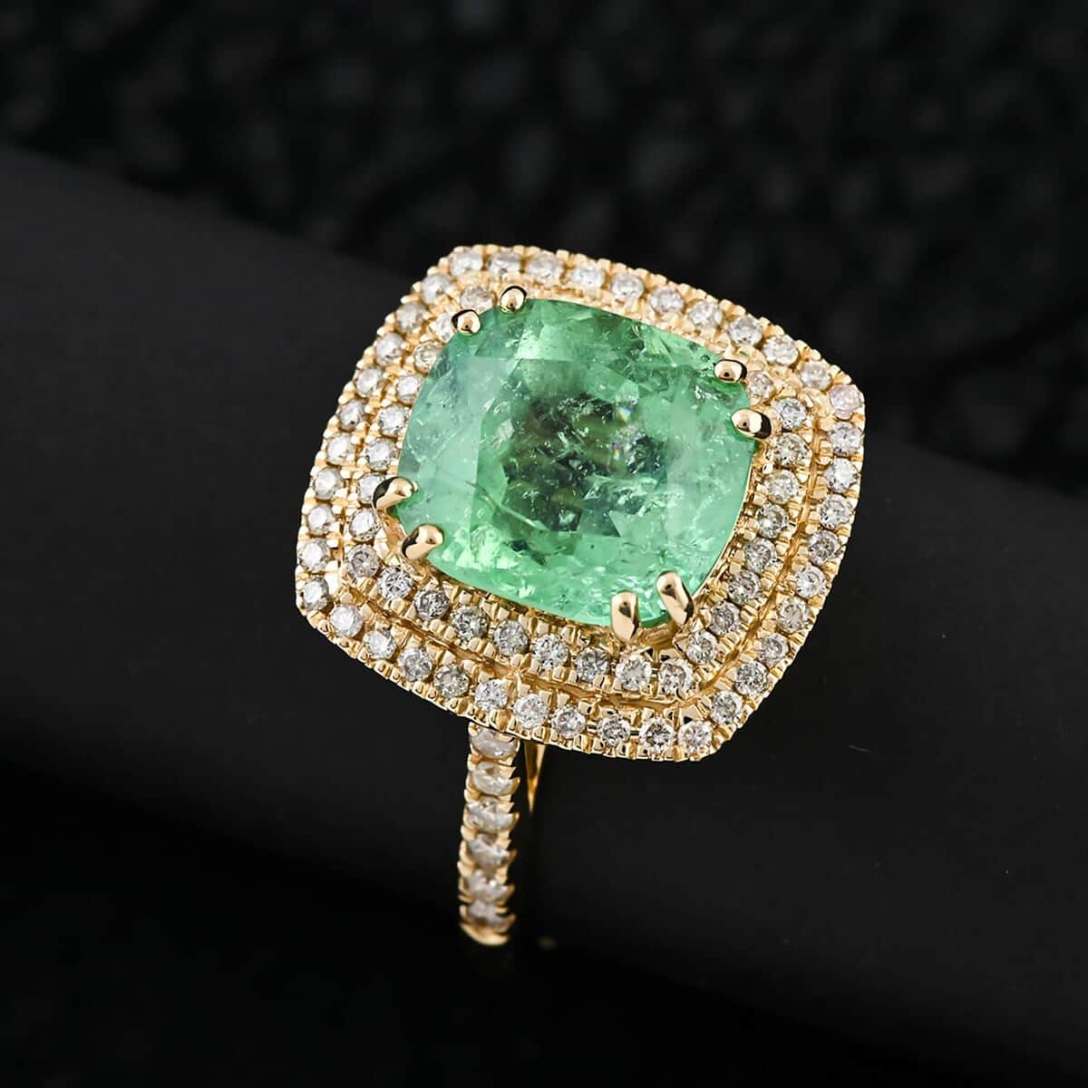 Certified & Appraised Luxoro AAA Boyaca Colombian Emerald and I2 Diamond 3.75 ctw Ring in 14K Yellow Gold (Size 7.0) 4.65 Grams image number 1