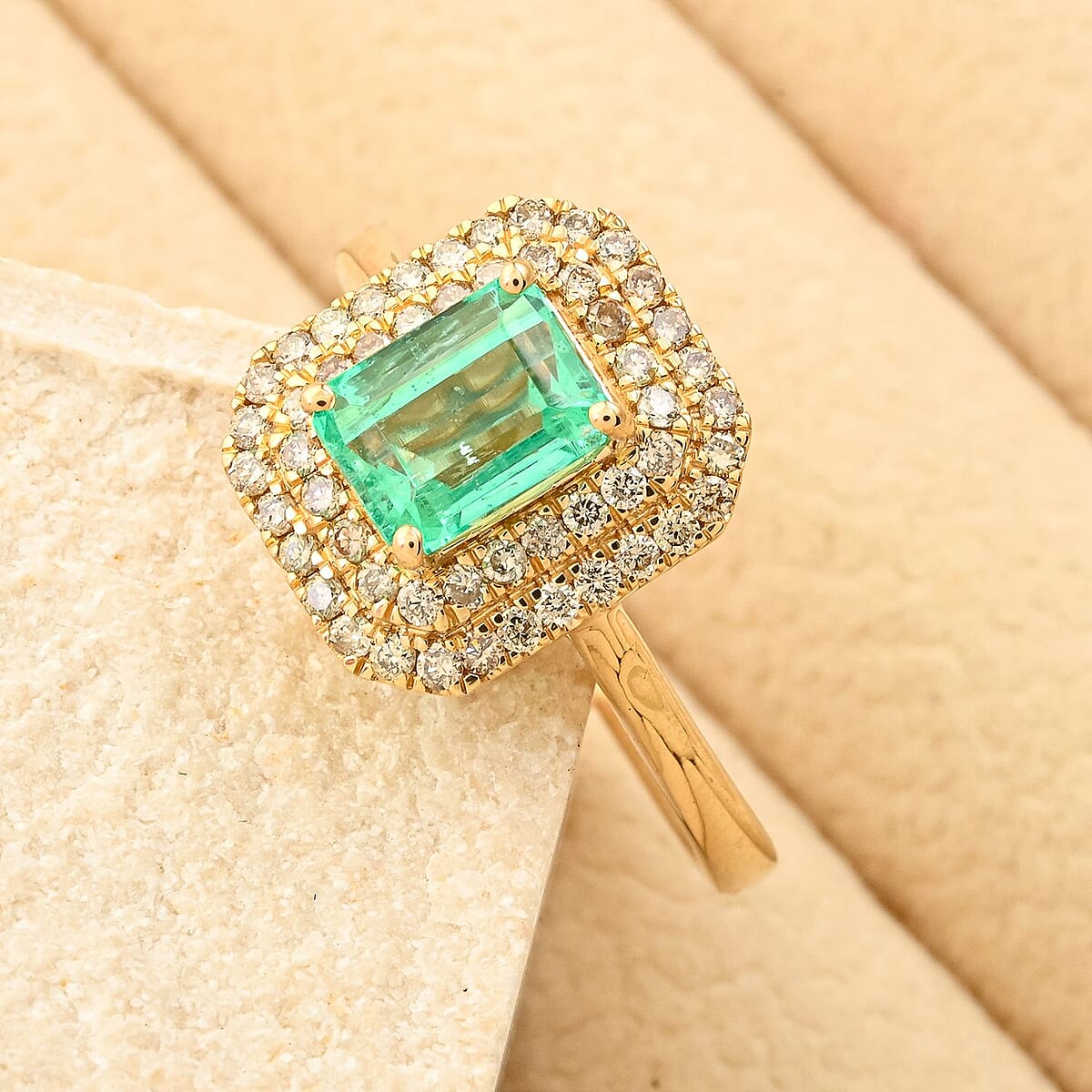 Certified & Appraised Luxoro AAA Boyaca Colombian Emerald and I2 Diamond 1.65 ctw Ring in 14K Yellow Gold (Size 8.0) 4.27 Grams image number 1