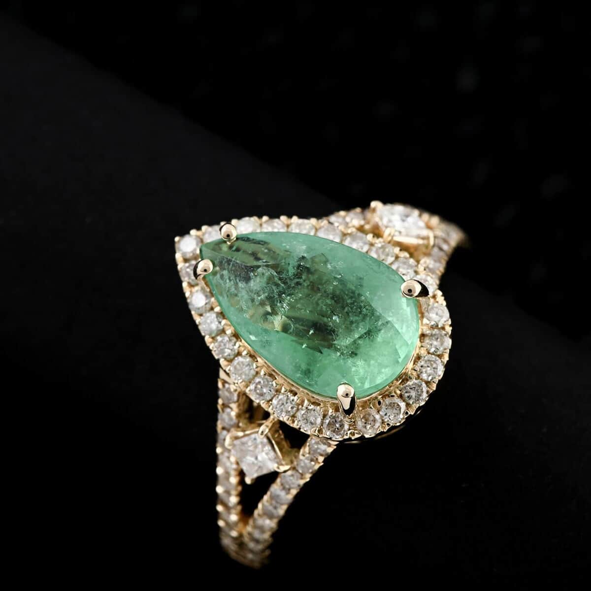 Certified & Appraised Luxoro 14K Yellow Gold AAA Boyaca Colombian Emerald, Diamond (I2) (0.74 cts) Ring (Size 10.0) (4.68 g) 3.60 ctw image number 1