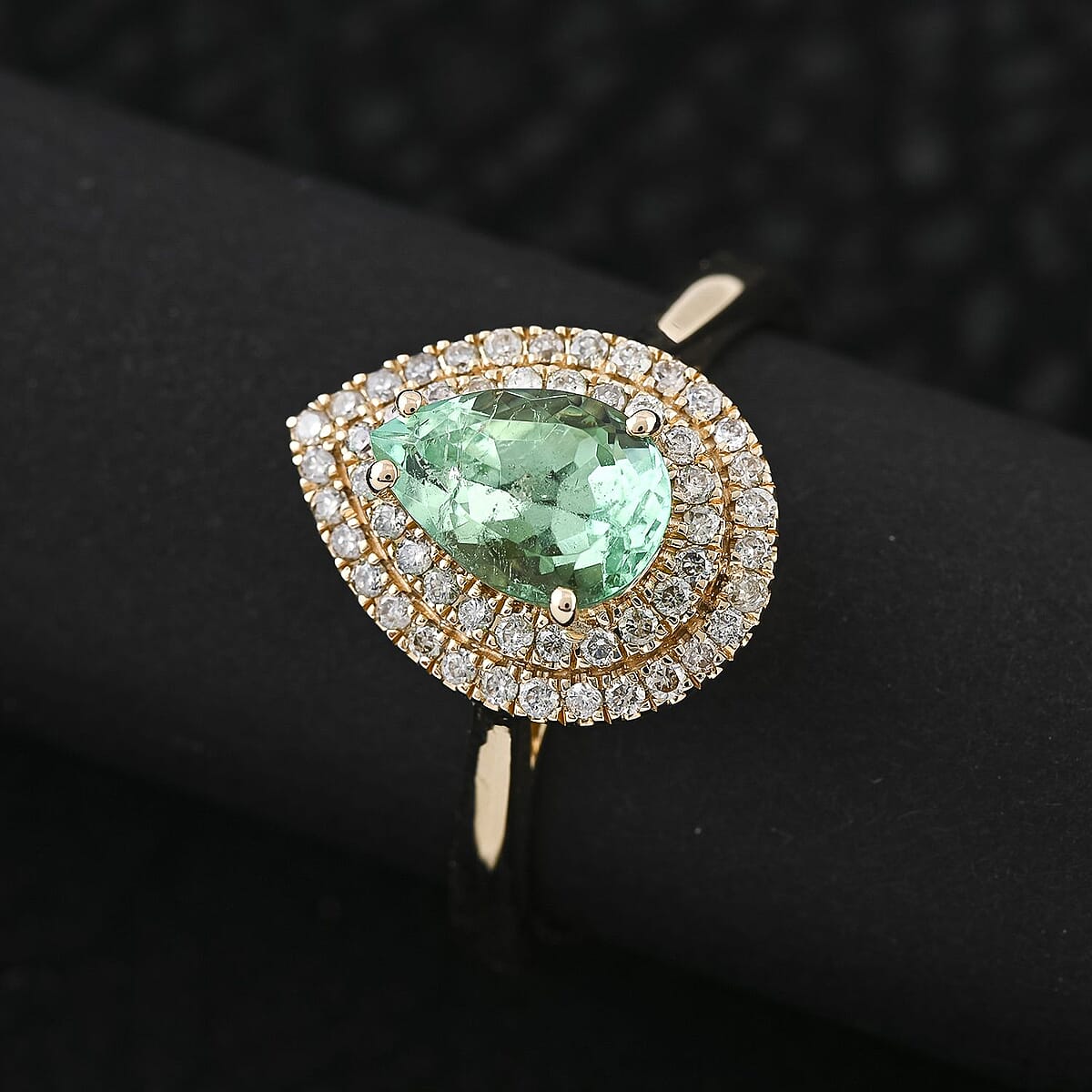 Certified & Appraised Luxoro AAA Boyaca Colombian Emerald and I2 Diamond 1.50 ctw Ring in 14K Yellow Gold (Size 7.0) 4.25 Grams image number 1
