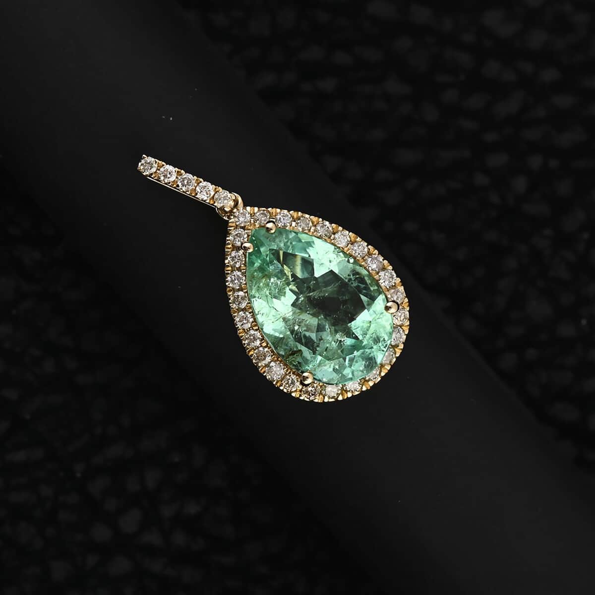 Certified & Appraised Luxoro AAA Boyaca Colombian Emerald and I2 Diamond 3.60 ctw Pendant in 14K Yellow Gold  image number 1