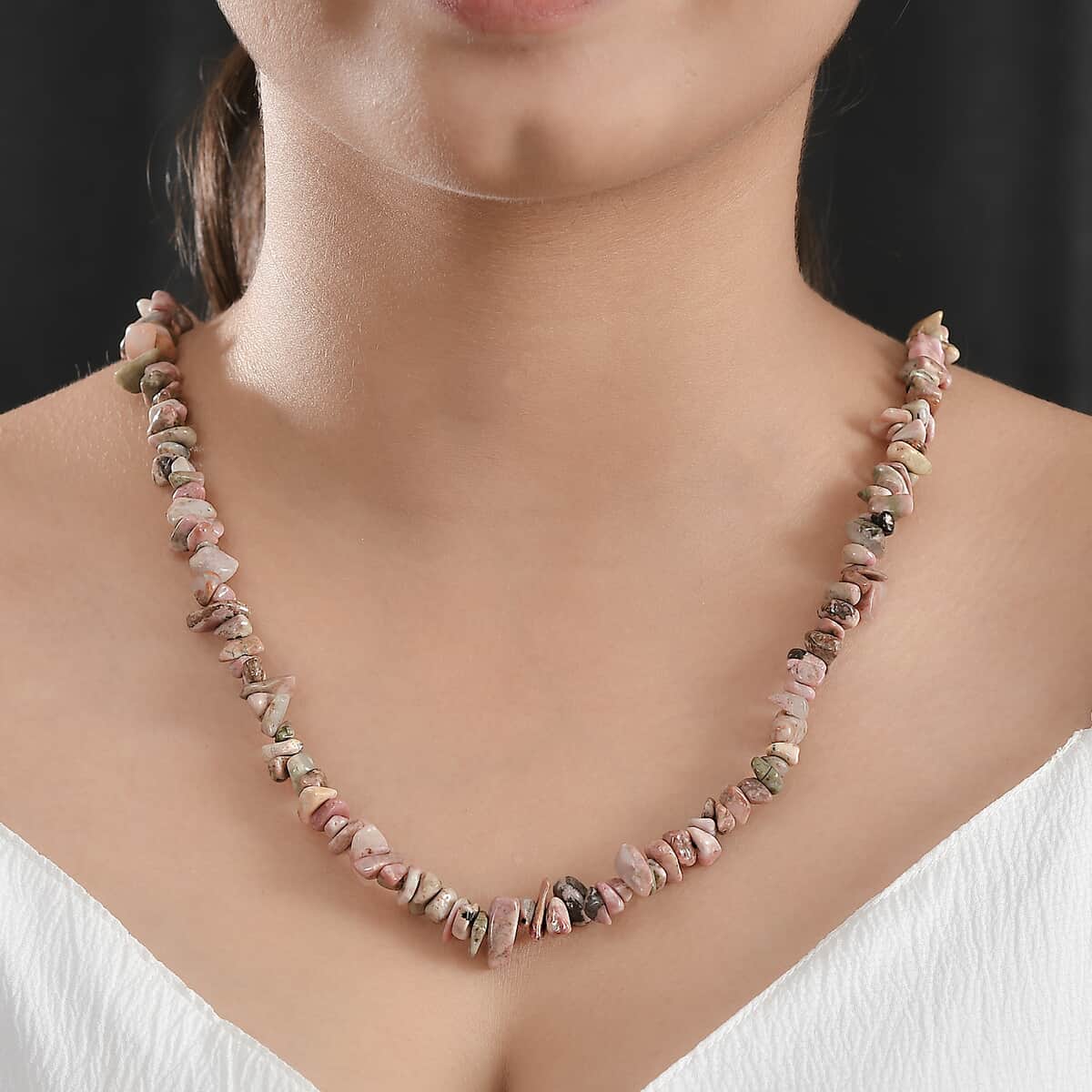 Rhodolite Garnet Chips 383.32 ctw Necklace 28 Inches image number 2