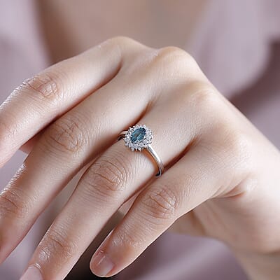Premium Pirineu Lagoon Tourmaline and Moissanite 0.85 ctw Ocean Dawn Ring in Rhodium Over Sterling Silver (Size 10.0)