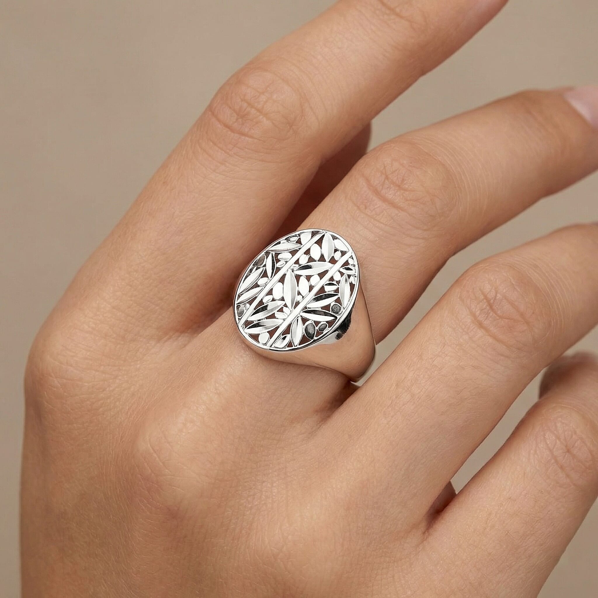 Ring in Sterling Silver (Size 9.0) 9.40 Grams