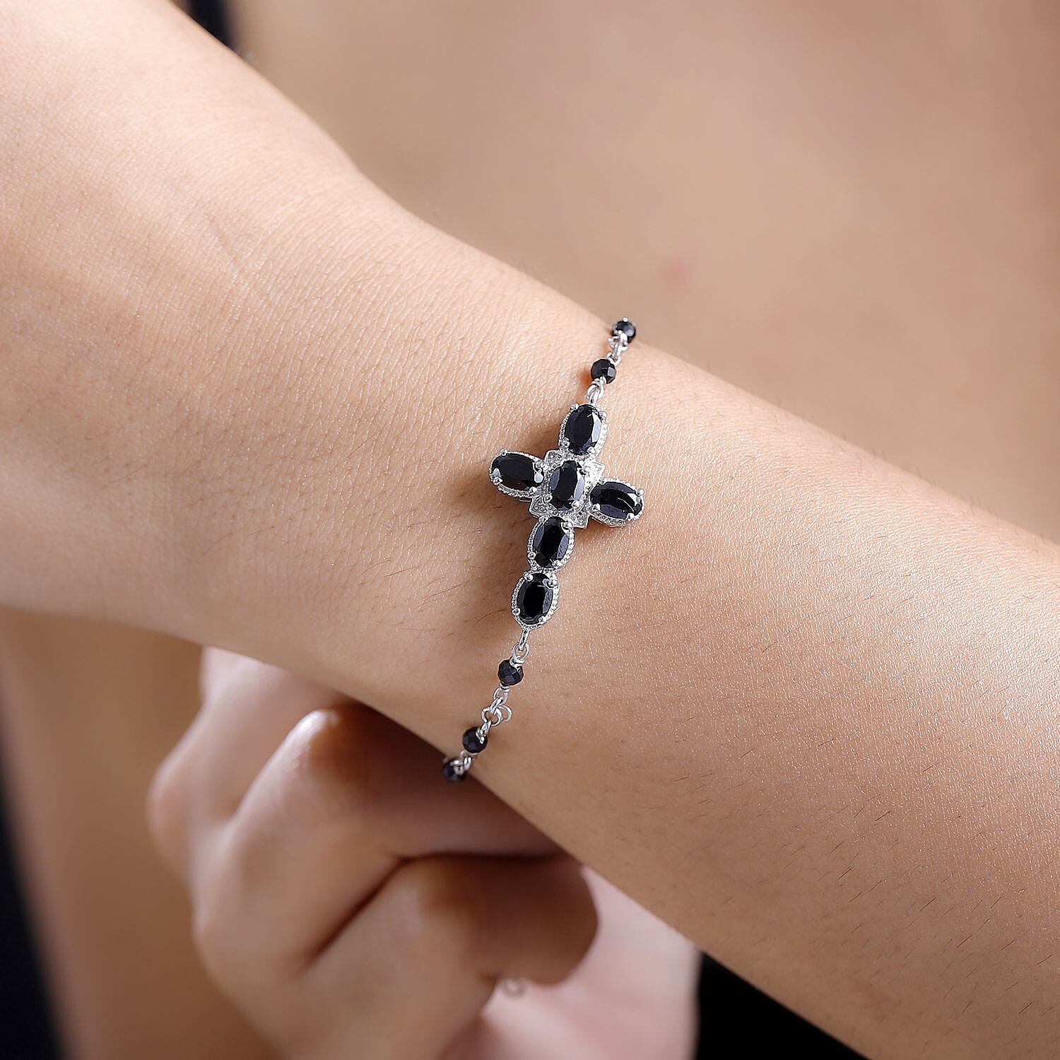Black Spinel - Product card gallery slide 3 (9432281252095)