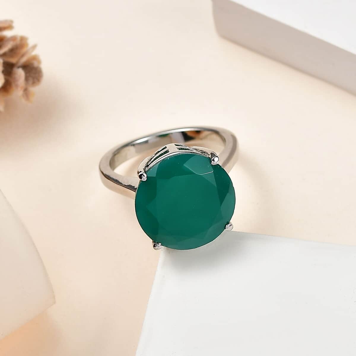 Green Onyx 7.90 ctw Solitaire Ring in Stainless Steel (Size 7.0) image number 1