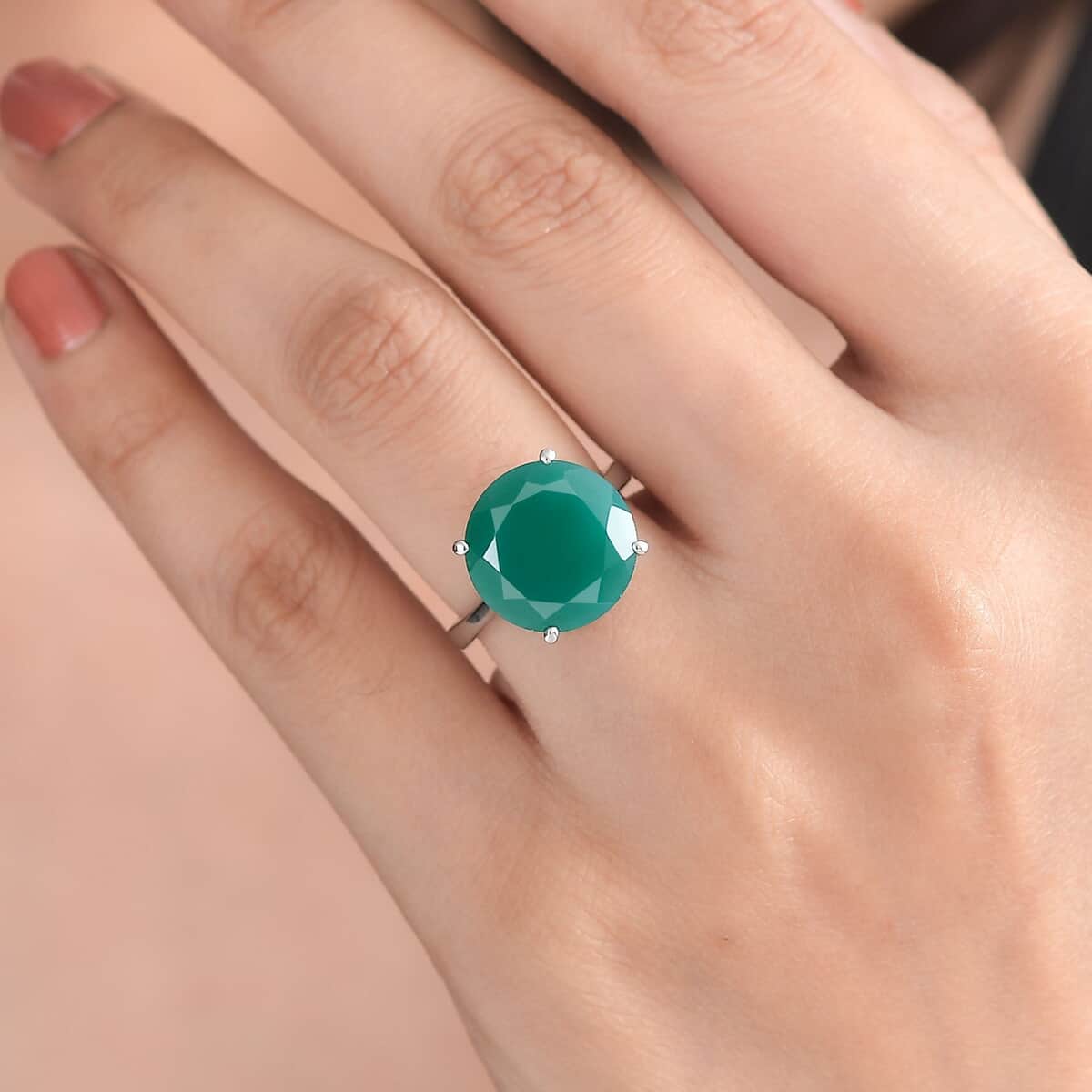 Green Onyx 7.90 ctw Solitaire Ring in Stainless Steel (Size 7.0) image number 2