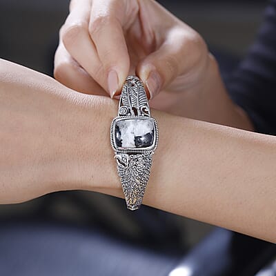 D'Joy Artisan Crafted White Buffalo 19.60 ctw Eagle and Feather Cuff Bracelet in Black Oxidized Sterling Silver (7.25 In)