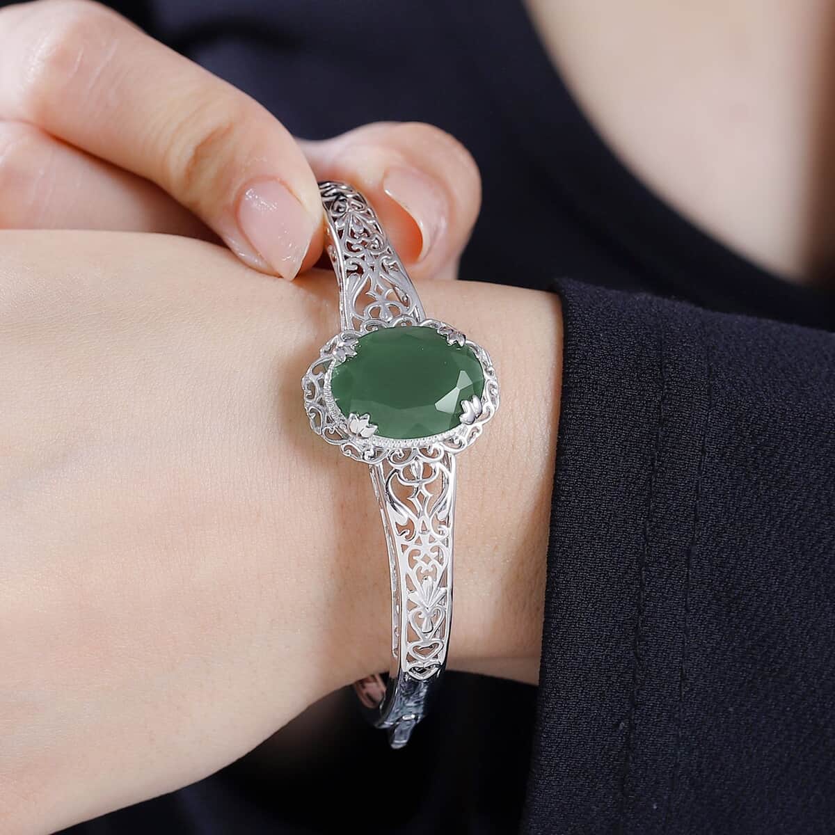 Karis Verde Onyx 14.30 ctw Floral Bangle Bracelet in Platinum Bond (6.50 In) image number 2