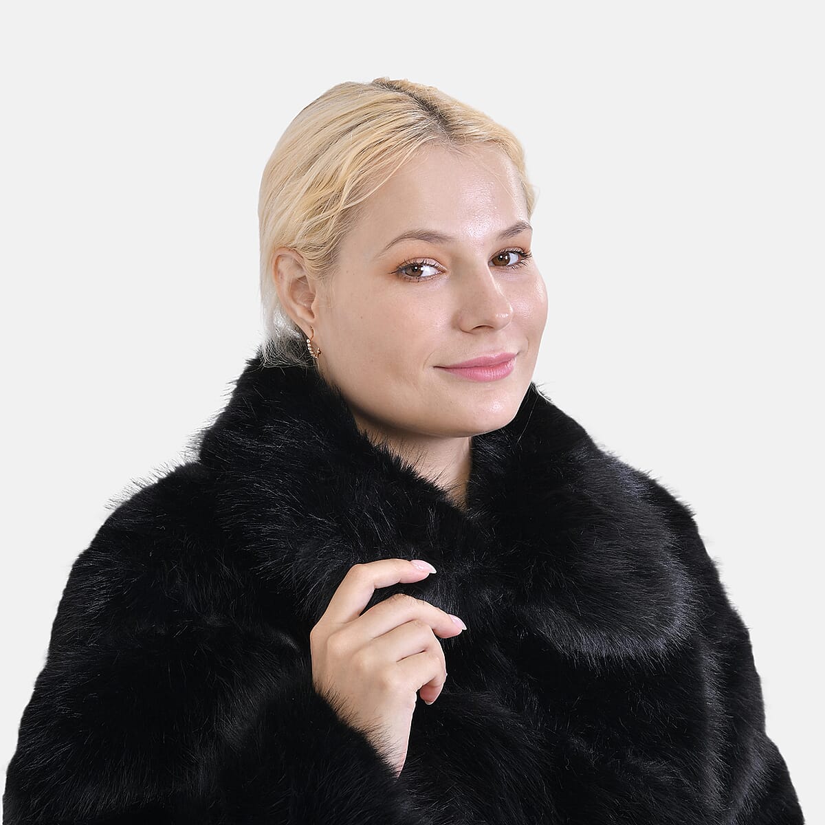 Tamsy Black Luxe Embossed Faux Fur Crop Jacket - (One Size L-XL) image number 4