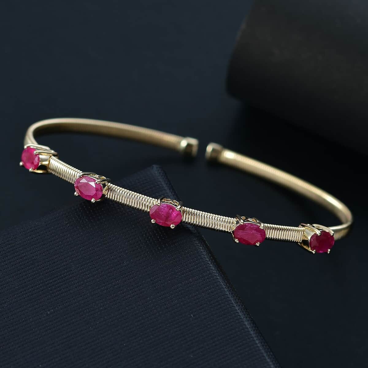 Doorbuster Luxoro 10K Yellow Gold AAA Montepuez Ruby Bangle Bracelet (7.25 In) (6.90 g) 3.00 ctw image number 1