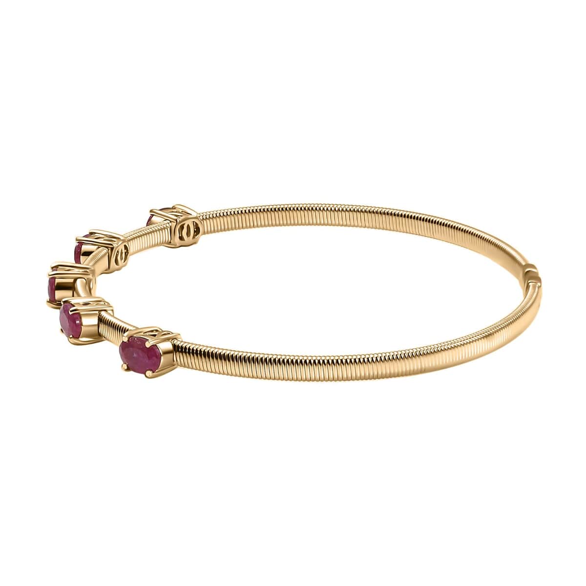 Doorbuster Luxoro 10K Yellow Gold AAA Montepuez Ruby Bangle Bracelet (7.25 In) (6.90 g) 3.00 ctw image number 3