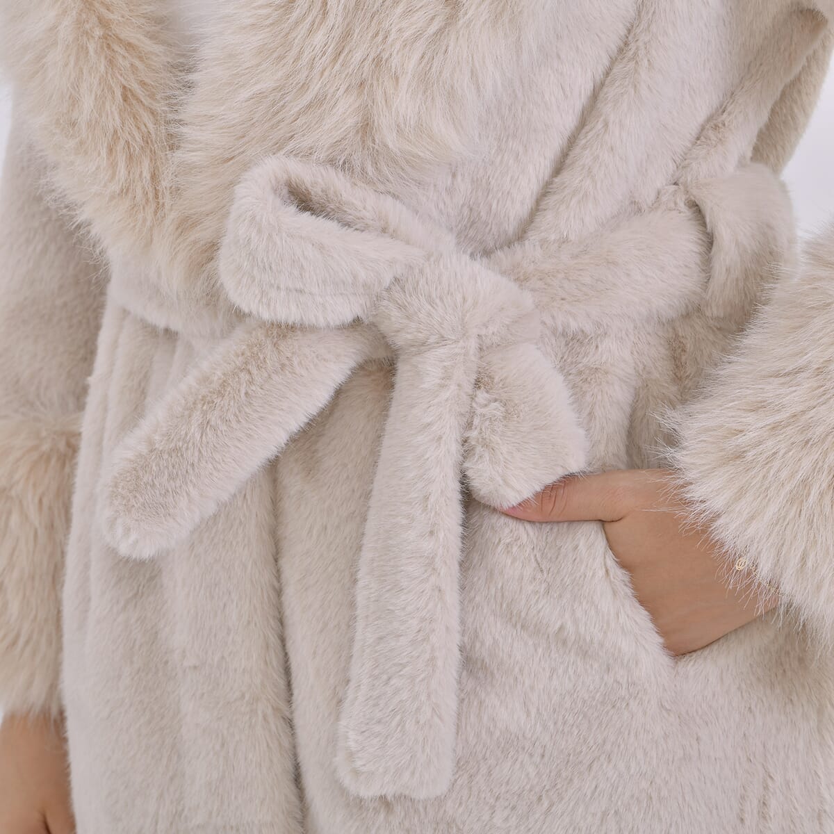 Tamsy Beige Luxe Faux Fur Trench Coat with Pockets- One Size L-XL image number 4
