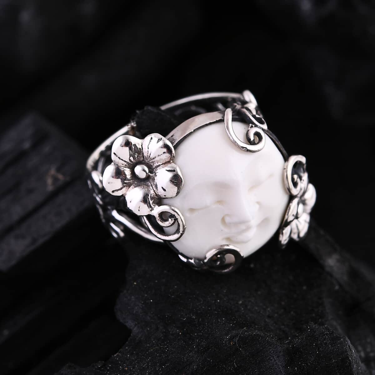 Bali Goddess Carved Bone Floral and Leaf Ring in Sterling Silver (Size 10.0) image number 1