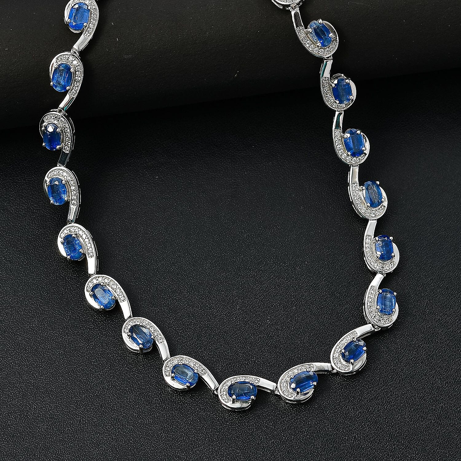 Kyanite - Product card gallery slide 2 (9432215159039)