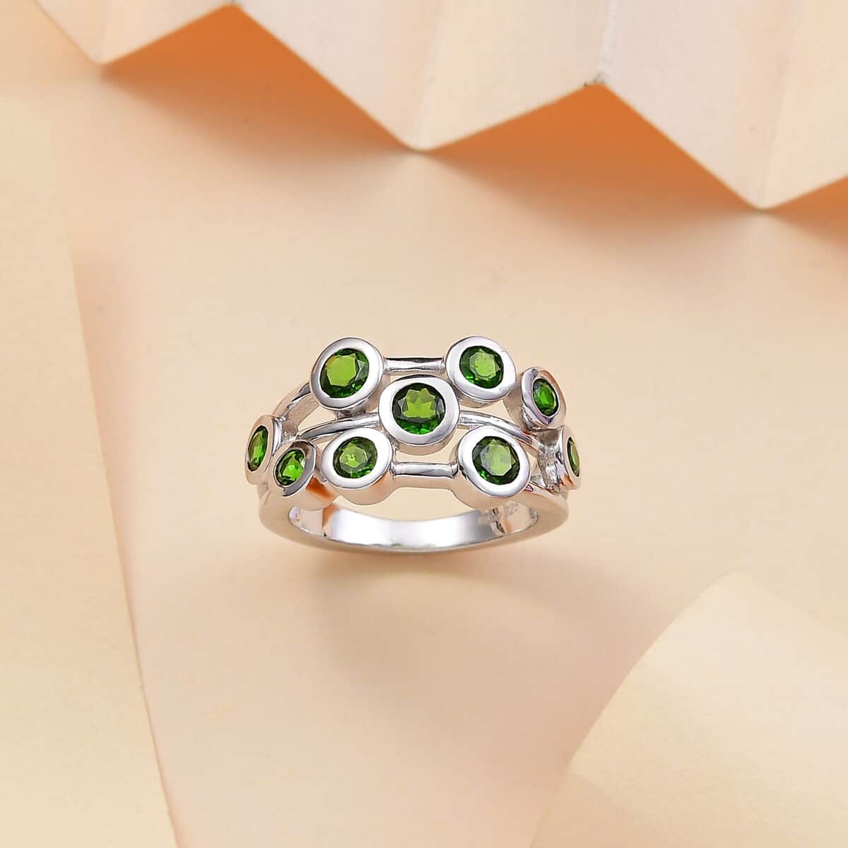 Doorbuster Chrome Diopside 2.00 ctw Bubbles Ring in Rhodium Over Sterling Silver (Size 10.0) image number 1